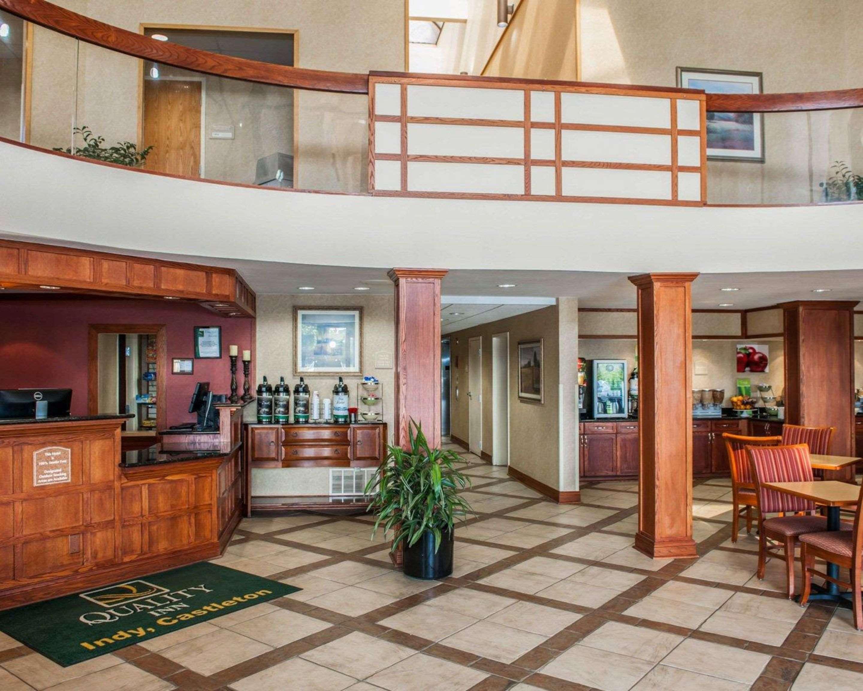Quality Inn Касълтън Екстериор снимка